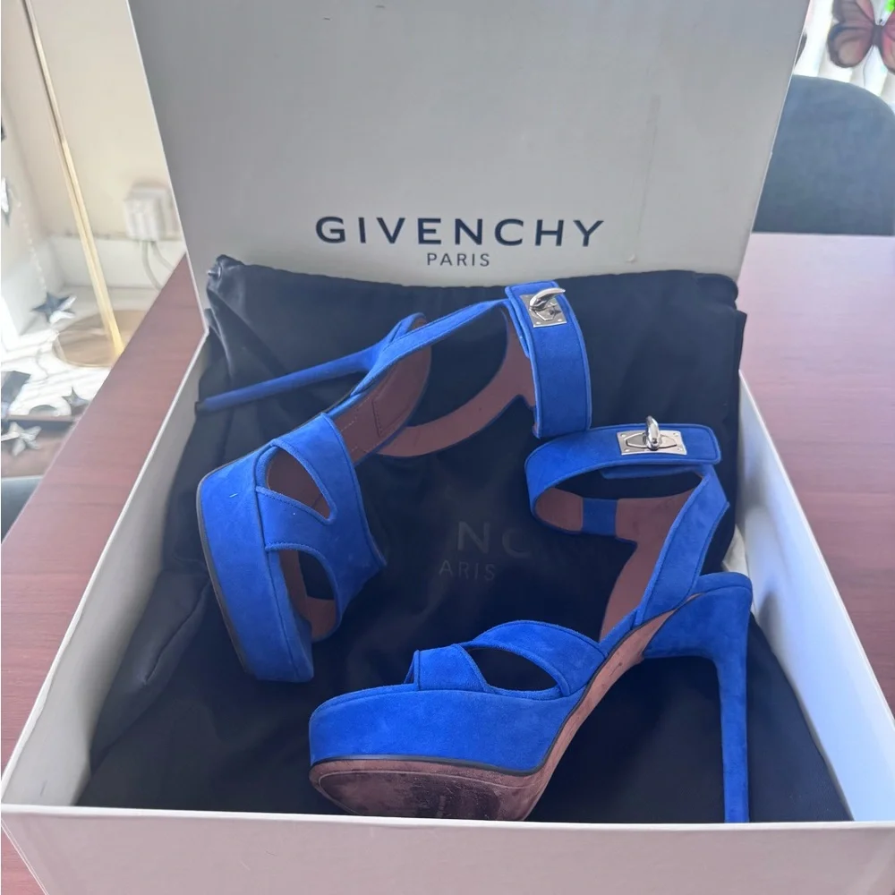 GIVENCHY SUEDE SHARK LOCK ELECTRIC BLUE HEEL SANDALS - Picture 6 of 6